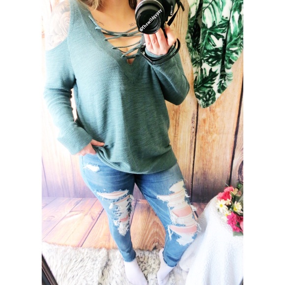 NWT | Express slouchy lace up sweater 🌿 - Picture 2 of 7